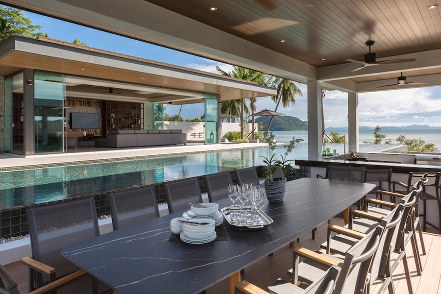 Sea Renity — alfresco dining terrace over the pool